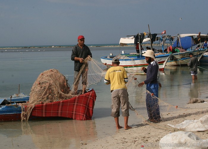 Esot Džerbas salā (Tunisija) noteikti dodies apciemot kādu no nelielām zvejnieku ostām, izbaudīt vietējo iedzīvotāju viesmīlību 81554