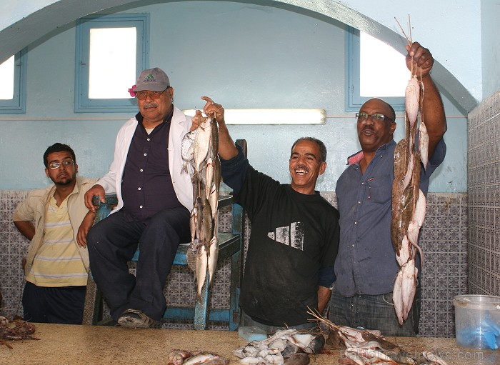 Latvijas tūristi ir laipni aicināti apmeklēt zivju tirgu Tunisijā 81582