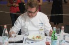 Jauno pavāru konkursa «Latvijas pavārzellis 2012» žūrijas loceklis no Somijas - Jarmo Hūhtanens. Foto sponsors: www.kalkuvarti.lv 23