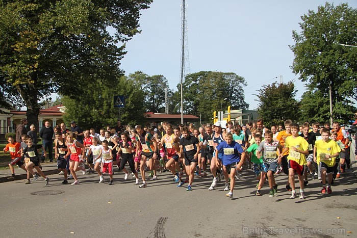 Ogres novada balvu izcīņa garo distanču skriešanā 8.09.2012. Foto sponsors: www.LatvijasCentrs.lv 82110