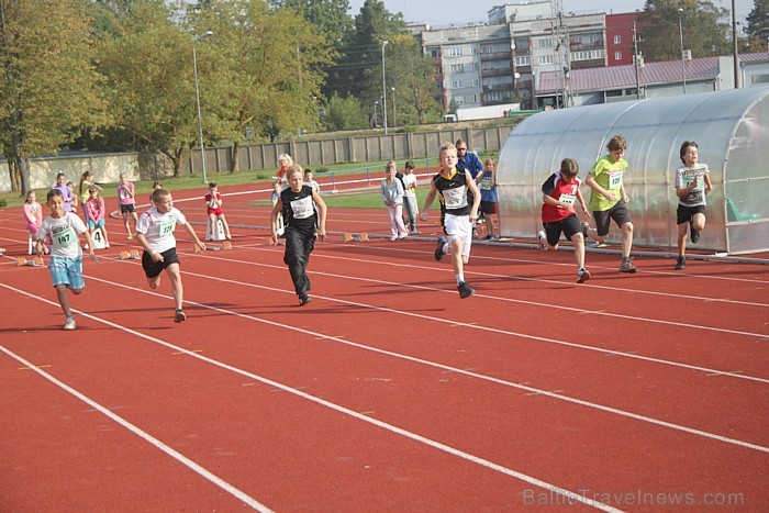Ogres, Ikšķiles, Ķeguma, Lielvārdes novadu skolu vieglatlētikas sacensības 19.09.2012. Foto sponsors: www.latvijascentrs.lv Ogres, Ikšķiles, Ķeguma, Lielvārdes novadu skolu vieglatlētikas sacensības 19.09.2012. Foto sponsors: www.latvijascentrs.lv 82353