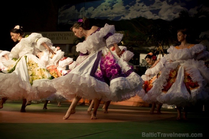 Bambuko kultūras festivāls ietver gan mūzikas, gan dejas, gan tērpu parādes elementus. Foto: www.colombia.travel 82616