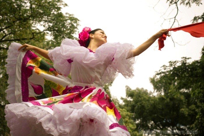 Bambuko kultūras festivāls ietver gan mūzikas, gan dejas, gan tērpu parādes elementus. Foto: www.colombia.travel 82628