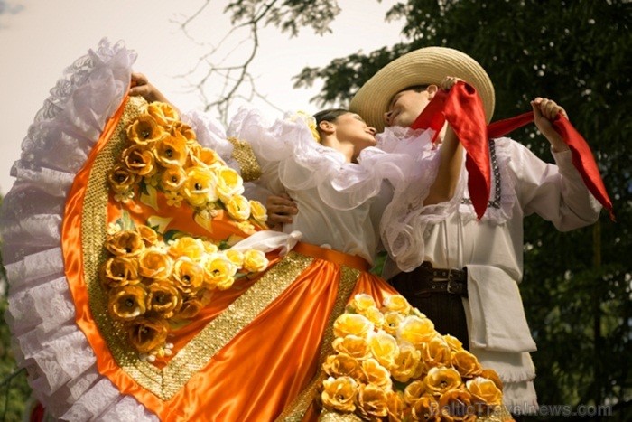 Bambuko kultūras festivāls ietver gan mūzikas, gan dejas, gan tērpu parādes elementus. Foto: www.colombia.travel 82629