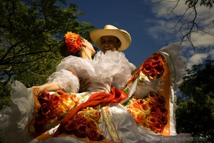 Bambuko kultūras festivāls ietver gan mūzikas, gan dejas, gan tērpu parādes elementus. Foto: www.colombia.travel 82631