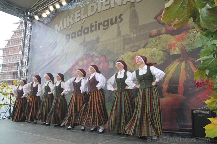 Miķeļdienas tirgus Doma laukumā, Rīgā. Foto sponsors: www.gutenbergs.eu 82747