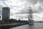 Trīsmastu burinieks Mir ir Admirāļa Makarova vārdā nosauktās Sanktpēterburgas Jūras akadēmijas mācību kuģis, kas uzbūvēts 1987.gadā Gdaņskas kuģu būvē 2