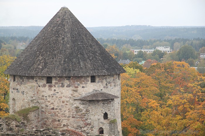 Cēsu viduslaiku pils celta pirms 1218. gada un ilgus gadus kalpojusi par Livonijas ordeņa administratīvo centru. Bijusi viena no lielākajām viduslaiku 83073