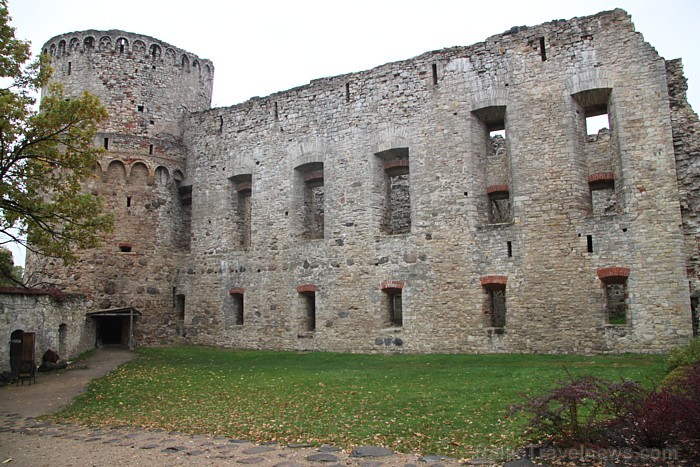 Cēsu pils kompleksa torņu sienu biezums sasniedza pat 4,7 metrus.  Foto sponsors: www.tourism.cesis.lv 83079