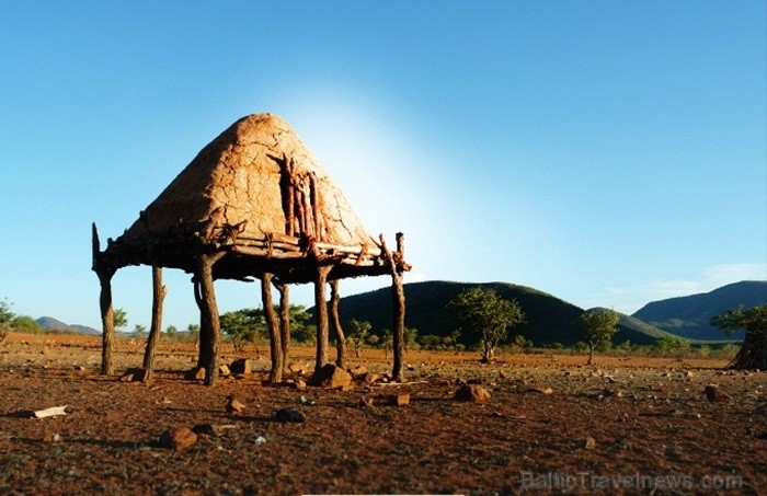 Namībijas iedzīvotāji ir lepni ne tikai par sevi, bet arī savu kultūru. Foto: www.namibiatourism.com Namībijas iedzīvotāji ir lepni ne tikai par sevi, bet arī savu kultūru. Foto: www.namibiatourism.com 83189