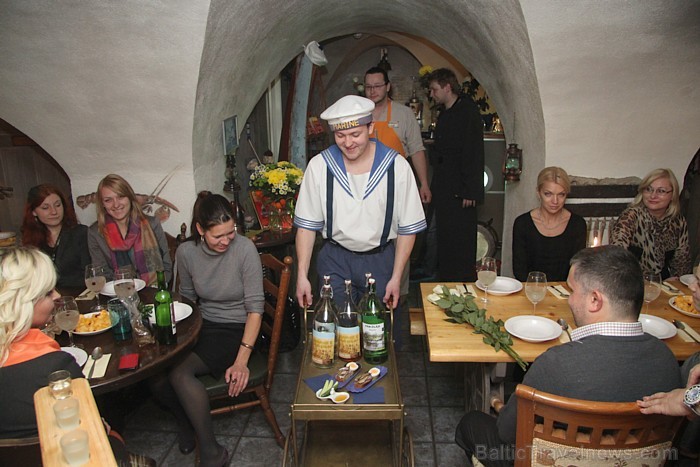Latviešu tradicionālo ēdienu restorāns «Taverna» pie Pulvertorņa piedāvā izbaudīt īstus latgaliešu vakarus. Foto sponsors: www.latvianfood.lv 83313