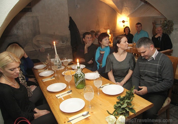 Latviešu tradicionālo ēdienu restorāns «Taverna» pie Pulvertorņa piedāvā izbaudīt īstus latgaliešu vakarus. Foto sponsors: www.latvianfood.lv 83317