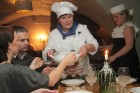 Latviešu tradicionālo ēdienu restorāns «Taverna» pie Pulvertorņa piedāvā izbaudīt īstus latgaliešu vakarus. Foto sponsors: www.latvianfood.lv 15