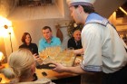 Latviešu tradicionālo ēdienu restorāns «Taverna» pie Pulvertorņa piedāvā izbaudīt īstus latgaliešu vakarus. Foto sponsors: www.latvianfood.lv 21