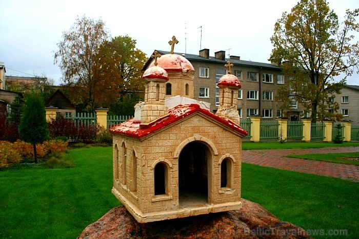 Pa ceļam uz Pühajärve, iegriežamies pilsētas Võru vienā no vecākajām baznīcām – Jekaterinas baznīca, kas celta 1793.gadā.
Foto: www.pyhajarve.com 83949