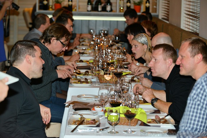 Rīgas restorāns Burkāns (www.burkans.lv) piedāvā izbaudīt Latvijas medījumu garšu kopā ar piemeklētiem vīniem. Foto: Valters Preimanis 84015