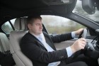BalticTravelnews.com direkors Aivars Mackevičs testē BMW M550d un viņš atzīst, ka «šis auto vieglo automobiļu kategorijā ir labākais auto ar dīzeļdzin 7