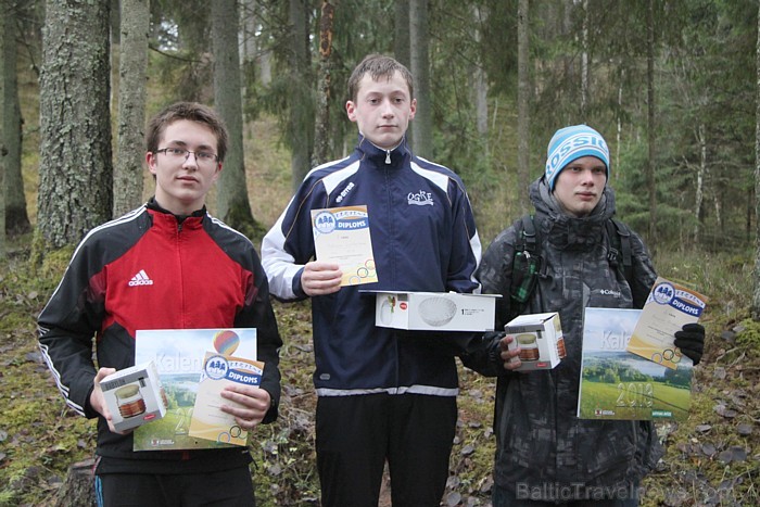 Sezonas noslēguma skrējiens Zilajos kalnos 10.11.2012. Foto sponsors: www.LatvijasCentrs.lv 84594