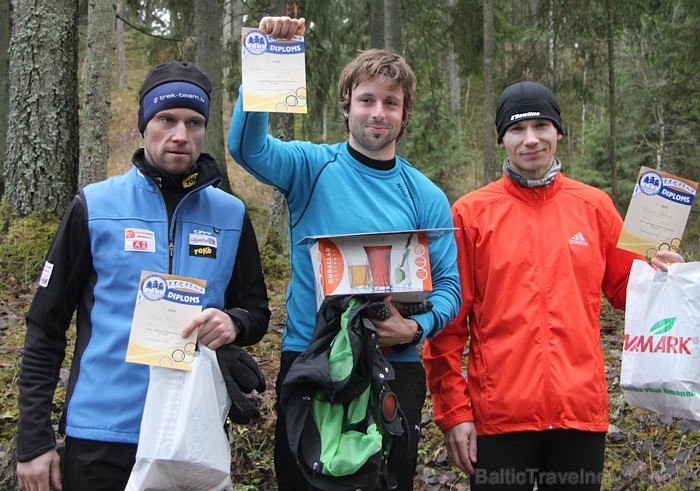 Sezonas noslēguma skrējiens Zilajos kalnos 10.11.2012. Foto sponsors: www.LatvijasCentrs.lv 84598
