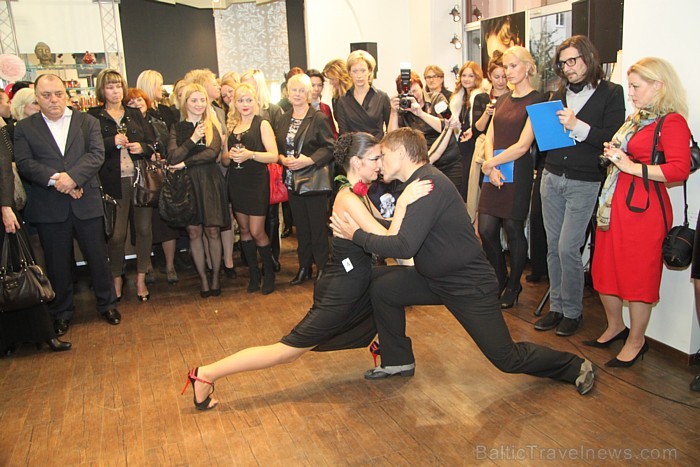Salonā Poetica 3.10.2012 tika prezentēta Make Up For Ever jaunā kolekcija ar nosaukumu Black Tango - www.poetica.lv 84785
