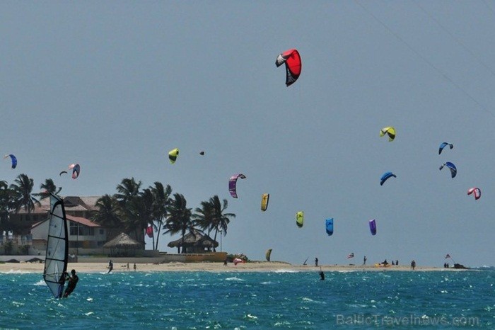 Dominikānas Republika aizņem divas trešdaļas Haiti salas un tā ir otrā lielākā valsts Karību reģionā. Foto: www.godominicanrepublic.com 84811