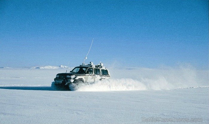 Islande jeb Īslande ir salu valsts Atlantijas okeāna ziemeļos starp Grenlandi, Norvēģiju un Britu salām. Foto: www.icelandtouristboard.com Islande jeb Īslande ir salu valsts Atlantijas okeāna ziemeļos starp Grenlandi, Norvēģiju un Britu salām. Foto: www.icelandtouristboard.com 85157