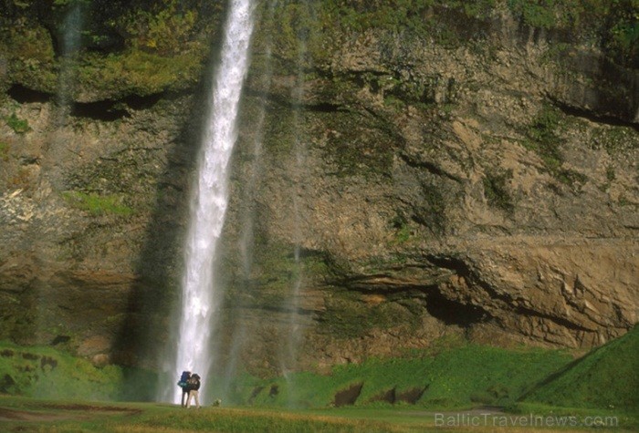 Islande jeb Īslande ir salu valsts Atlantijas okeāna ziemeļos starp Grenlandi, Norvēģiju un Britu salām. Foto: www.icelandtouristboard.com Islande jeb Īslande ir salu valsts Atlantijas okeāna ziemeļos starp Grenlandi, Norvēģiju un Britu salām. Foto: www.icelandtouristboard.com 85164