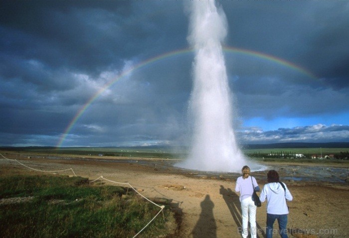 Islande jeb Īslande ir salu valsts Atlantijas okeāna ziemeļos starp Grenlandi, Norvēģiju un Britu salām. Foto: www.icelandtouristboard.com Islande jeb Īslande ir salu valsts Atlantijas okeāna ziemeļos starp Grenlandi, Norvēģiju un Britu salām. Foto: www.icelandtouristboard.com 85165