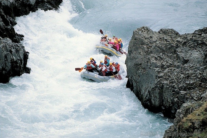 Islande jeb Īslande ir salu valsts Atlantijas okeāna ziemeļos starp Grenlandi, Norvēģiju un Britu salām. Foto: www.icelandtouristboard.com Islande jeb Īslande ir salu valsts Atlantijas okeāna ziemeļos starp Grenlandi, Norvēģiju un Britu salām. Foto: www.icelandtouristboard.com 85168