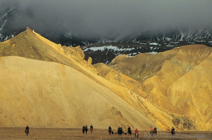 Islande jeb Īslande ir salu valsts Atlantijas okeāna ziemeļos starp Grenlandi, Norvēģiju un Britu salām. Foto: www.icelandtouristboard.com Islande jeb Īslande ir salu valsts Atlantijas okeāna ziemeļos starp Grenlandi, Norvēģiju un Britu salām. Foto: www.icelandtouristboard.com 85176