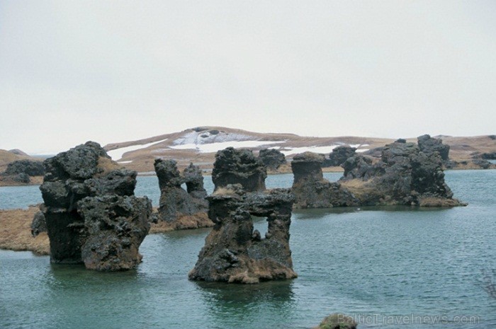 Islande jeb Īslande ir salu valsts Atlantijas okeāna ziemeļos starp Grenlandi, Norvēģiju un Britu salām. Foto: www.icelandtouristboard.com Islande jeb Īslande ir salu valsts Atlantijas okeāna ziemeļos starp Grenlandi, Norvēģiju un Britu salām. Foto: www.icelandtouristboard.com 85181