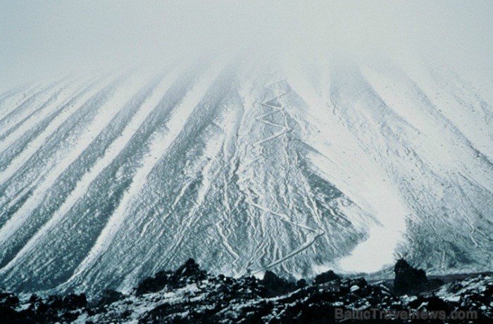 Islande jeb Īslande ir salu valsts Atlantijas okeāna ziemeļos starp Grenlandi, Norvēģiju un Britu salām. Foto: www.icelandtouristboard.com Islande jeb Īslande ir salu valsts Atlantijas okeāna ziemeļos starp Grenlandi, Norvēģiju un Britu salām. Foto: www.icelandtouristboard.com 85183