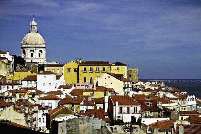 Lisabona ir Portugāles galvaspilsēta un lielākā pilsēta, kuras vēsturiskais centrs atrodas uz stāviem pakalniem. Foto: www.visitlisboa.com 85240