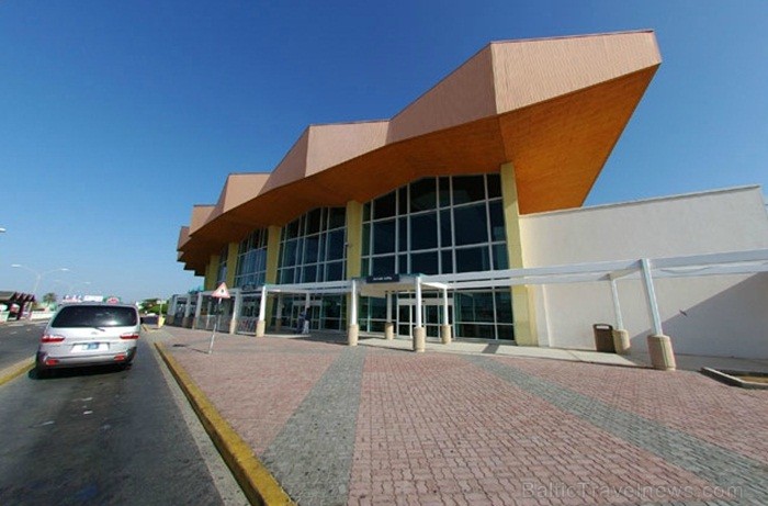 Aruba ir 33km gara sala Mazo Antiļu salu grupā, kas kopā ar Nīderlandi, Sintmārtenu un Kirasao veido Nīderlandes karalisti. Foto: www.aruba.com Aruba ir 33km gara sala Mazo Antiļu salu grupā, kas kopā ar Nīderlandi, Sintmārtenu un Kirasao veido Nīderlandes karalisti. Foto: www.aruba.com 85362