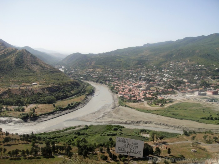 Mtskheta, kādreizējā Gruzijas galvaspilsēta, vietā, kur saplūst Mtkvari un Aragvi upes. Foto: www.remirotravel.lv 85457