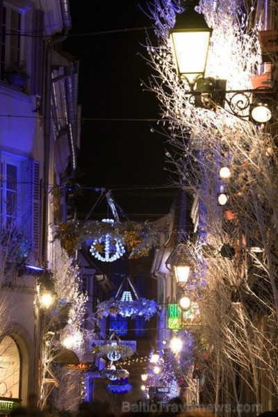 Kopš 1570. gada Strasbūrā darbojas Ziemassvētku svētku tirdziņi un pilsēta kļūst par šo svētku galveno centru. Foto: www.noel.strasbourg.eu Kopš 1570. gada Strasbūrā darbojas Ziemassvētku svētku tirdziņi un pilsēta kļūst par šo svētku galveno centru. Foto: www.noel.strasbourg.eu 85523