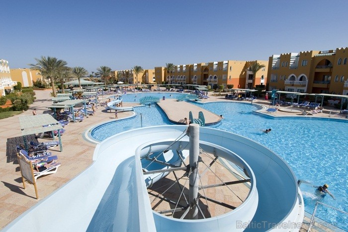 Hurgada ir Ēģiptes vispasakainākais kūrorts un tūrisma centrs, kas atrodas Sarkanās jūras krastos. Foto: www.sunrisehotels-egypt.com Hurgada ir Ēģiptes vispasakainākais kūrorts un tūrisma centrs, kas atrodas Sarkanās jūras krastos. Foto: www.sunrisehotels-egypt.com 85738