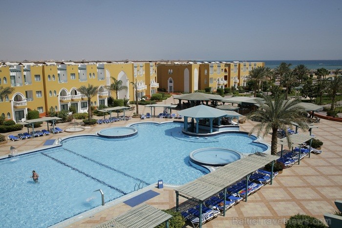 Hurgada ir Ēģiptes vispasakainākais kūrorts un tūrisma centrs, kas atrodas Sarkanās jūras krastos. Foto: www.sunrisehotels-egypt.com Hurgada ir Ēģiptes vispasakainākais kūrorts un tūrisma centrs, kas atrodas Sarkanās jūras krastos. Foto: www.sunrisehotels-egypt.com 85742
