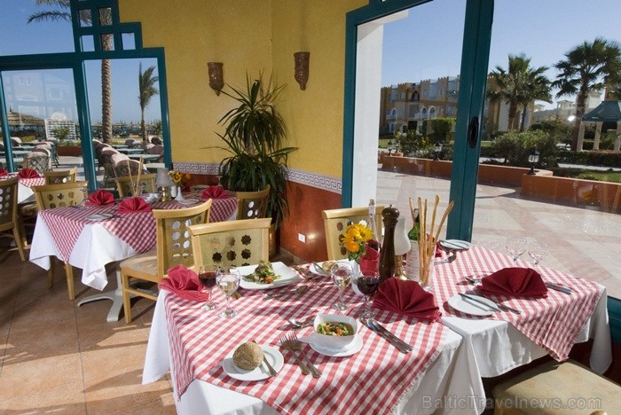 Hurgada ir Ēģiptes vispasakainākais kūrorts un tūrisma centrs, kas atrodas Sarkanās jūras krastos. Foto: www.sunrisehotels-egypt.com Hurgada ir Ēģiptes vispasakainākais kūrorts un tūrisma centrs, kas atrodas Sarkanās jūras krastos. Foto: www.sunrisehotels-egypt.com 85747