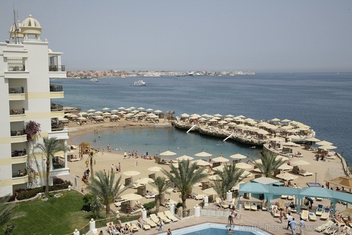 Hurgada ir Ēģiptes vispasakainākais kūrorts un tūrisma centrs, kas atrodas Sarkanās jūras krastos. Foto: www.sunrisehotels-egypt.com Hurgada ir Ēģiptes vispasakainākais kūrorts un tūrisma centrs, kas atrodas Sarkanās jūras krastos. Foto: www.sunrisehotels-egypt.com 85755