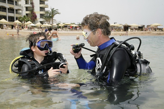 Hurgada ir Ēģiptes vispasakainākais kūrorts un tūrisma centrs, kas atrodas Sarkanās jūras krastos. Foto: www.sunrisehotels-egypt.com Hurgada ir Ēģiptes vispasakainākais kūrorts un tūrisma centrs, kas atrodas Sarkanās jūras krastos. Foto: www.sunrisehotels-egypt.com 85758