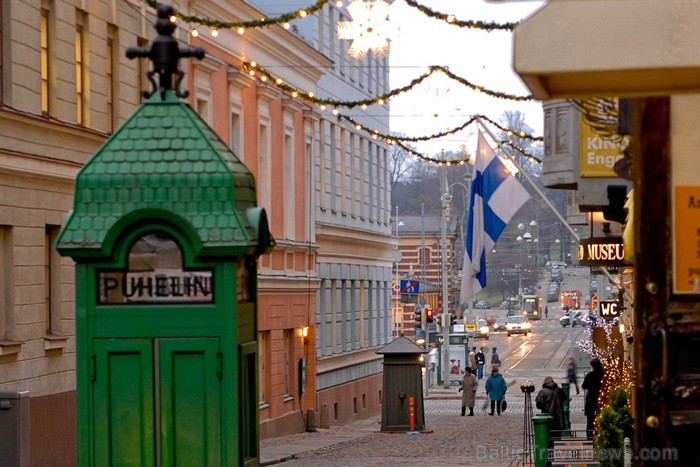 Bērnus Somijā apciemo Ziemassvētku vecītis Joulupukke, kas tulkojumā nozīmē Ziemassvētku āzis. Foto: www.visitfinland.com Bērnus Somijā apciemo Ziemassvētku vecītis Joulupukke, kas tulkojumā nozīmē Ziemassvētku āzis. Foto: www.visitfinland.com 85875
