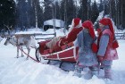 Bērnus Somijā apciemo Ziemassvētku vecītis Joulupukke, kas tulkojumā nozīmē Ziemassvētku āzis. Foto: www.visitfinland.com 25