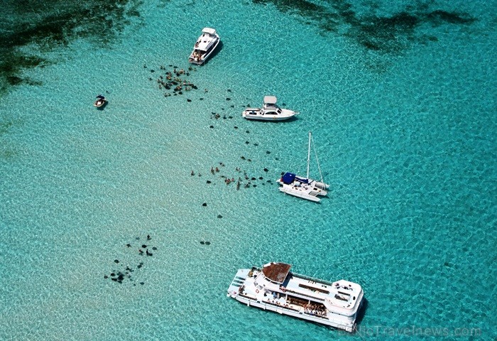 Kaimanu Salas ir vienas no vadošajām niršanas tūristu ceļamērķiem pasaulē, kas atrodas Karību jūras rietumos un ir Lielbritānijas aizjūras teritorija. 85967