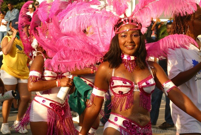 Kaimanu Salas ir vienas no vadošajām niršanas tūristu ceļamērķiem pasaulē, kas atrodas Karību jūras rietumos un ir Lielbritānijas aizjūras teritorija. 86010