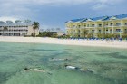 Kaimanu Salas ir vienas no vadošajām niršanas tūristu ceļamērķiem pasaulē, kas atrodas Karību jūras rietumos un ir Lielbritānijas aizjūras teritorija. 19