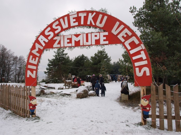 Liepāja šogad pārsteidz īpaši, pilsētā var atrast gan milzu piparkūkas un adventes vainagu, gan svētku tramvaju, kā arī iedzīvotāji un viesi tiek aici Liepāja šogad pārsteidz īpaši, pilsētā var atrast gan milzu piparkūkas un adventes vainagu, gan svētku tramvaju, kā arī iedzīvotāji un viesi tiek aici 86508