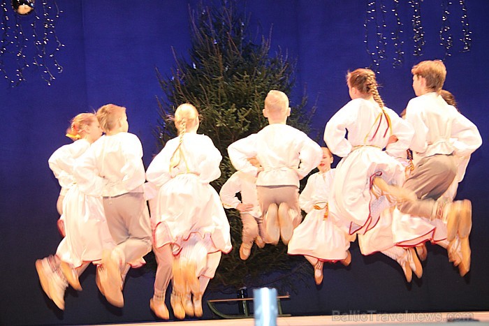 Ziemassvētku koncerts 22.12.2012 kopā ar Svilpastēm Ogres Kultūras centrā -  www.latvijascentrs.lv 86682