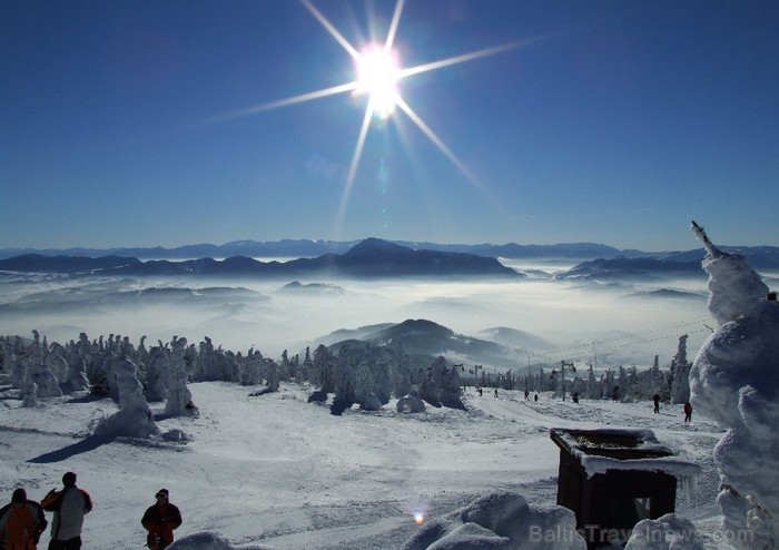 Slovākijas Tatru kalnos iespējams baudīt ziemas priekus līdz pat marta beigām. Ziemas aktivitātes šajā reģionā var būt gan kalnu slēpošana, gan snovbo 87168