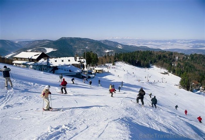 Slovākijas Tatru kalnos iespējams baudīt ziemas priekus līdz pat marta beigām. Ziemas aktivitātes šajā reģionā var būt gan kalnu slēpošana, gan snovbo 87173